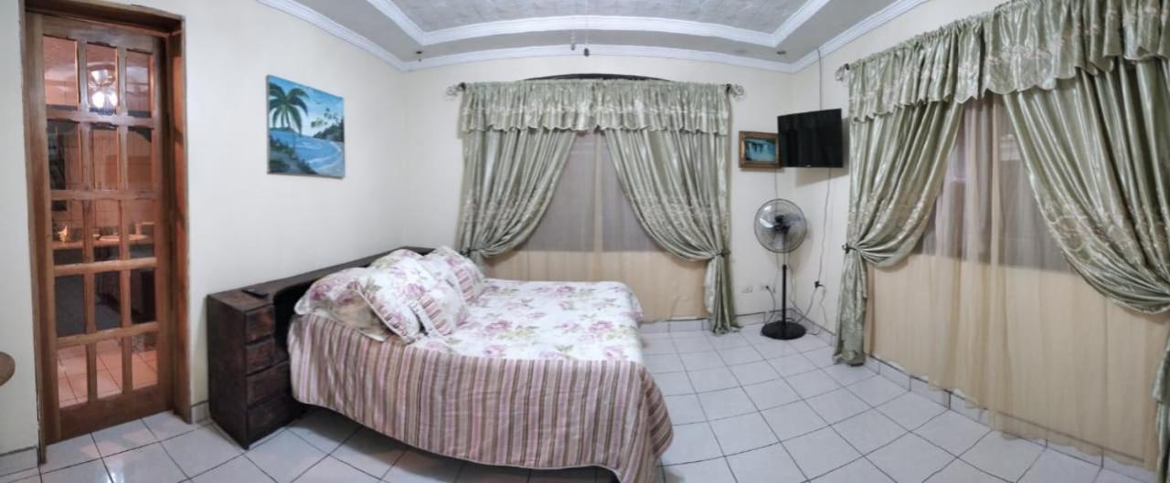 Alexander B&B Alajuela Zewnętrze zdjęcie